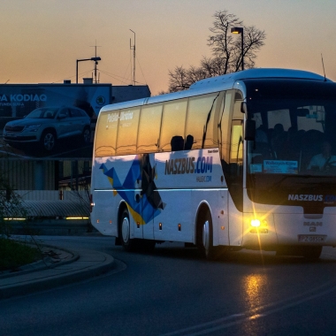 Київ Валбжих Автобусні перевезення до Польщі квитки Польща